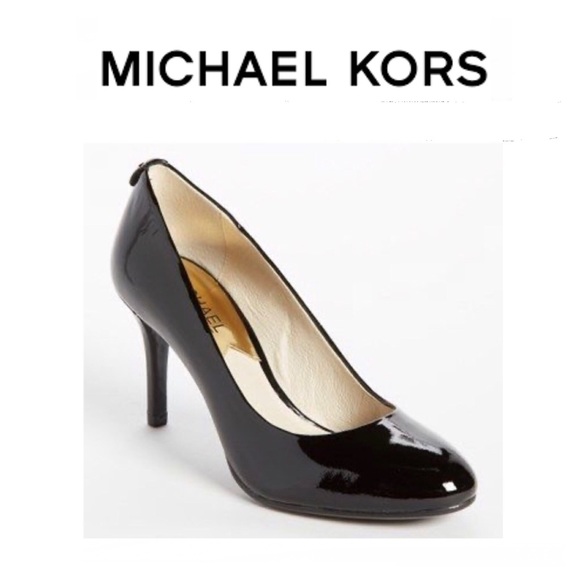 Michael Kors Shoes - Michael Kors Flex pumps